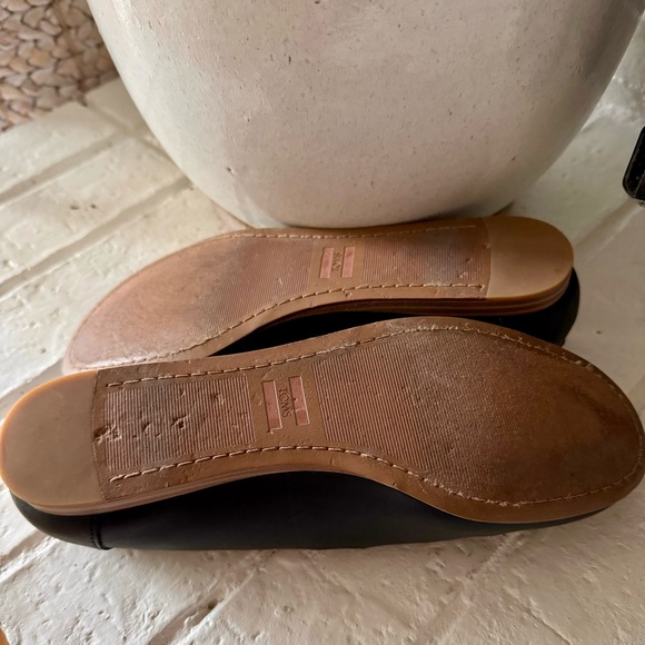 Tom’s Darcy Slip On size 7.5 - Picture 2 of 2